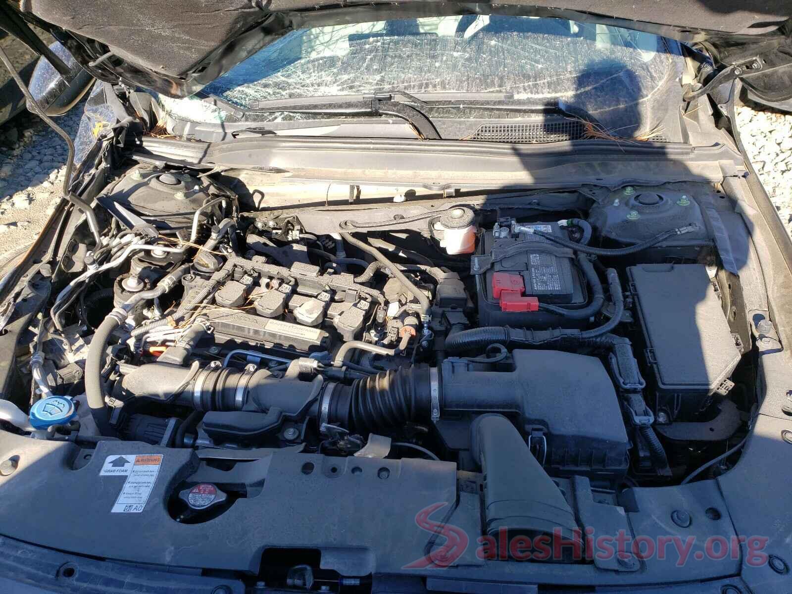 1HGCV1F11JA083732 2018 HONDA ACCORD