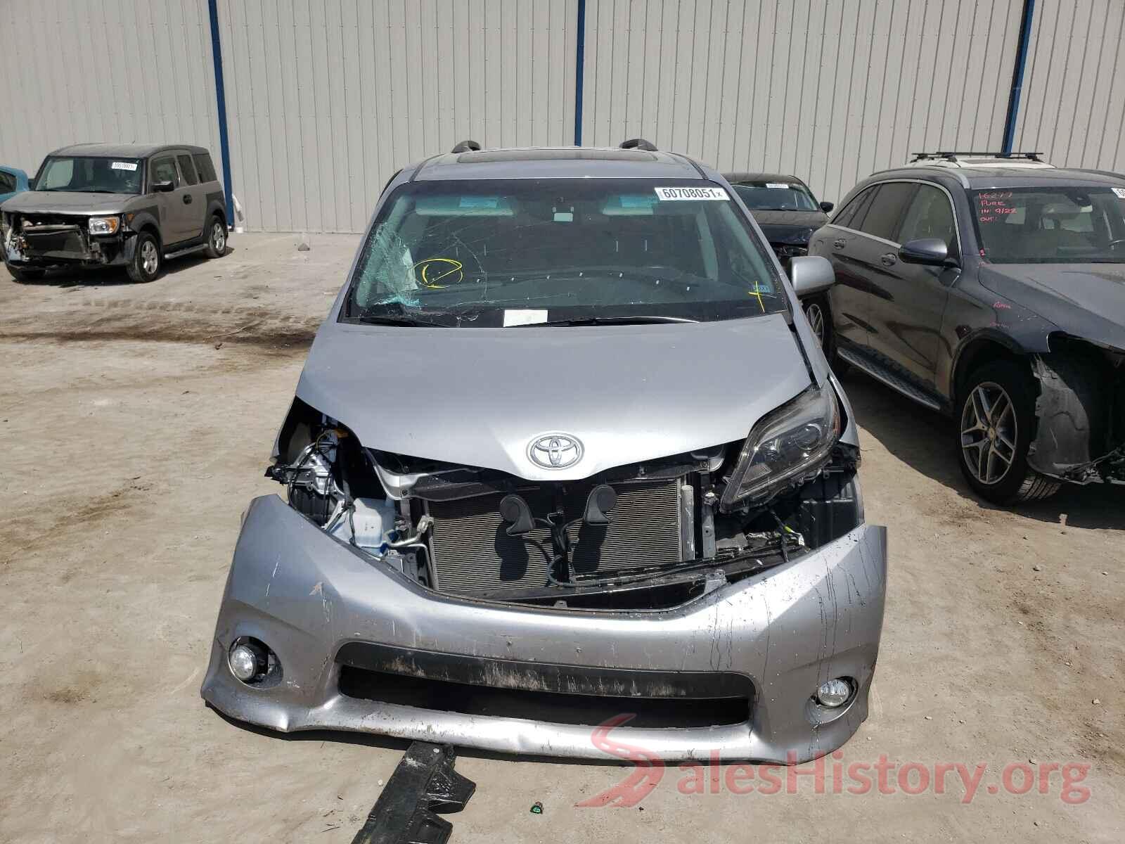 5TDXZ3DC3HS829230 2017 TOYOTA SIENNA