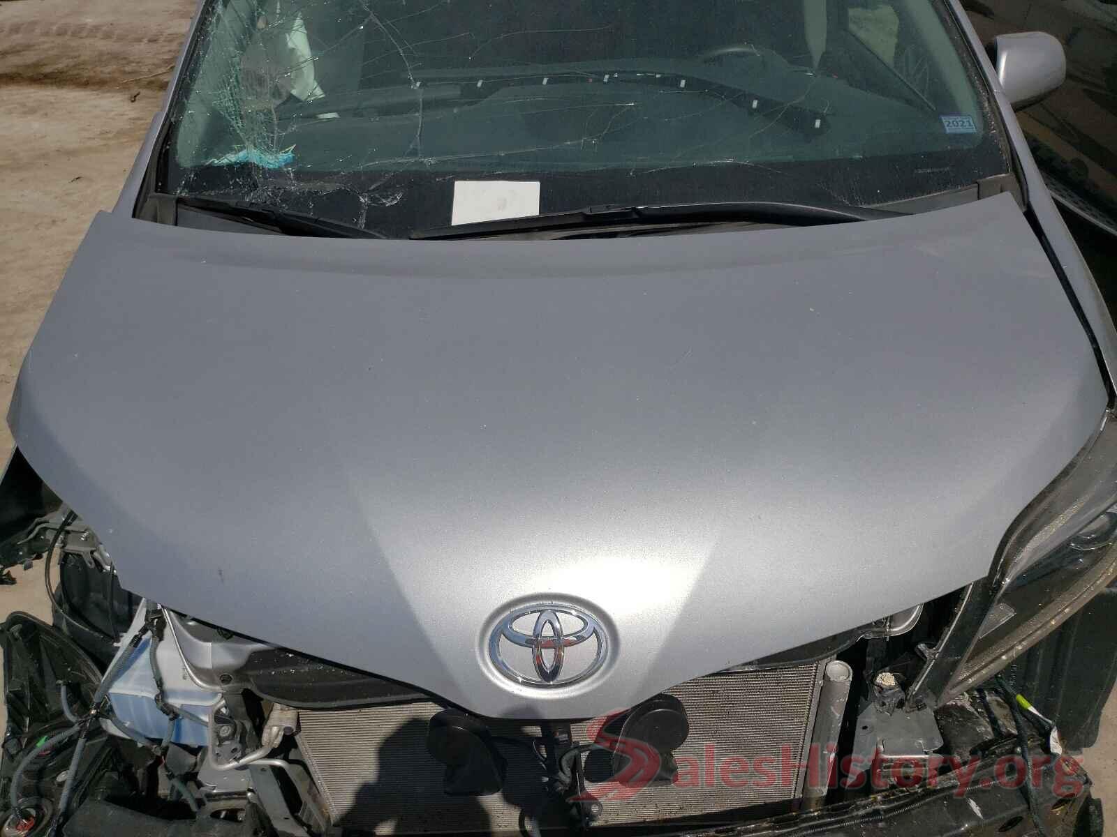 5TDXZ3DC3HS829230 2017 TOYOTA SIENNA