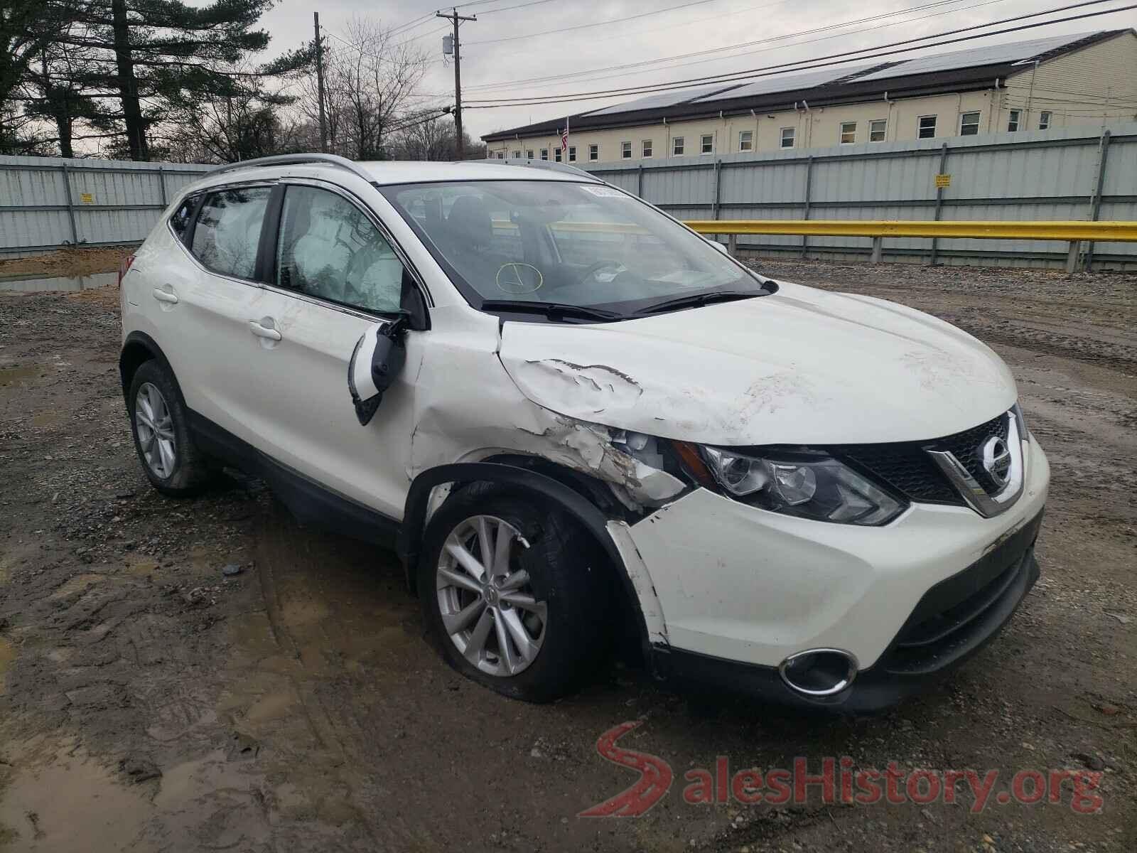 JN1BJ1CR5JW204512 2018 NISSAN ROGUE