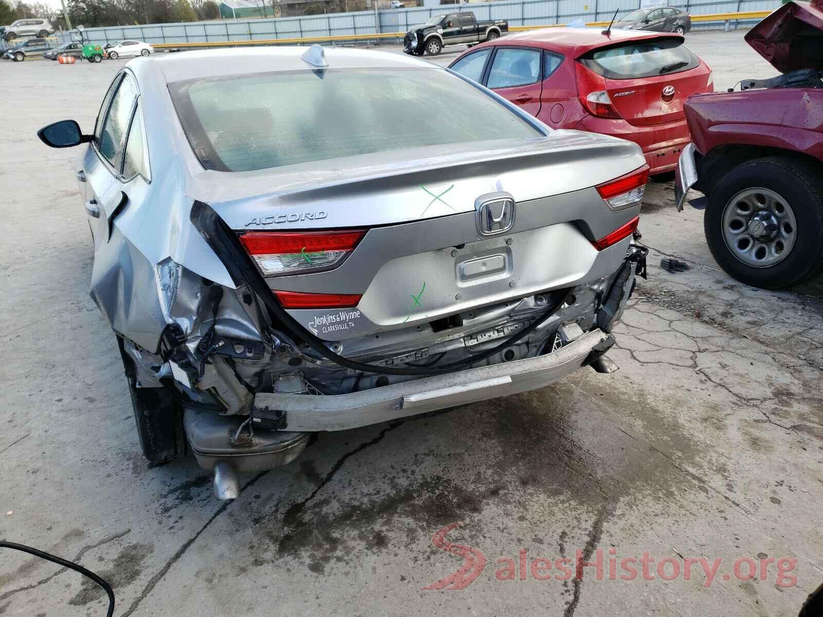 1HGCV1F45JA258879 2018 HONDA ACCORD