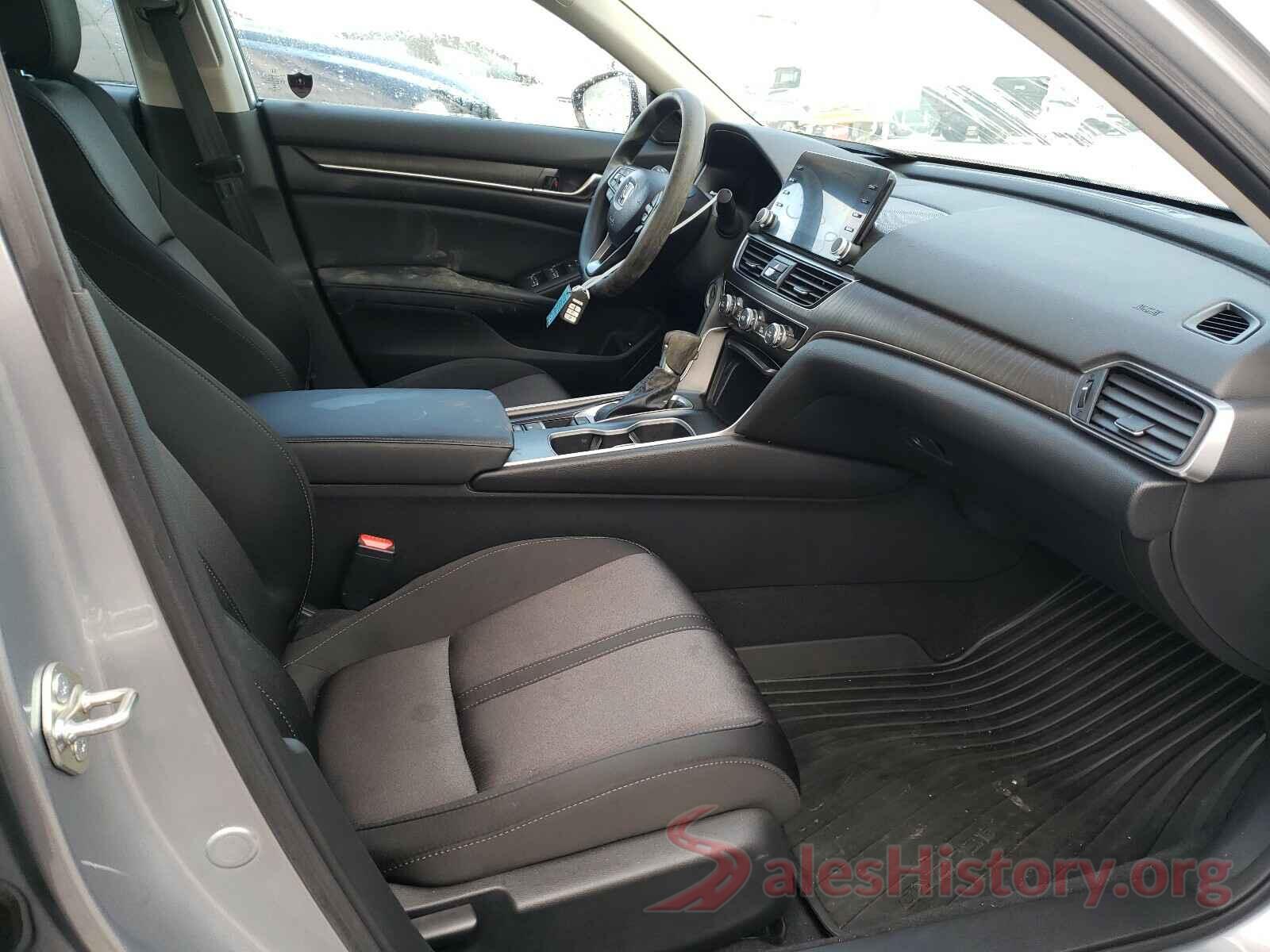 1HGCV1F45JA258879 2018 HONDA ACCORD