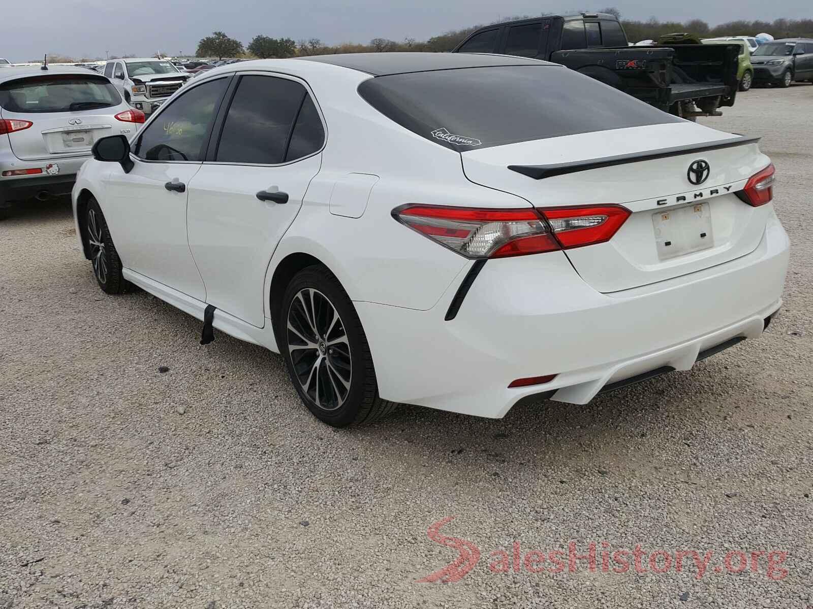 JTNB11HK2J3003432 2018 TOYOTA CAMRY