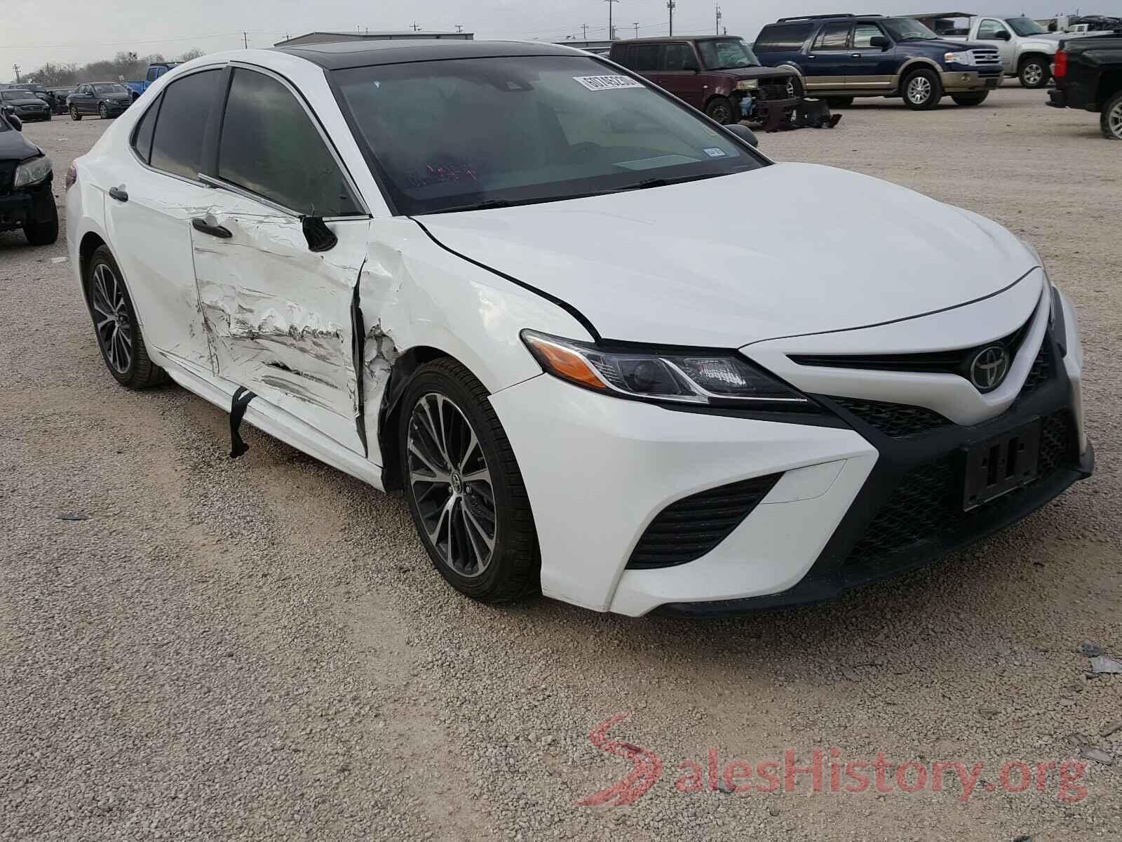 JTNB11HK2J3003432 2018 TOYOTA CAMRY