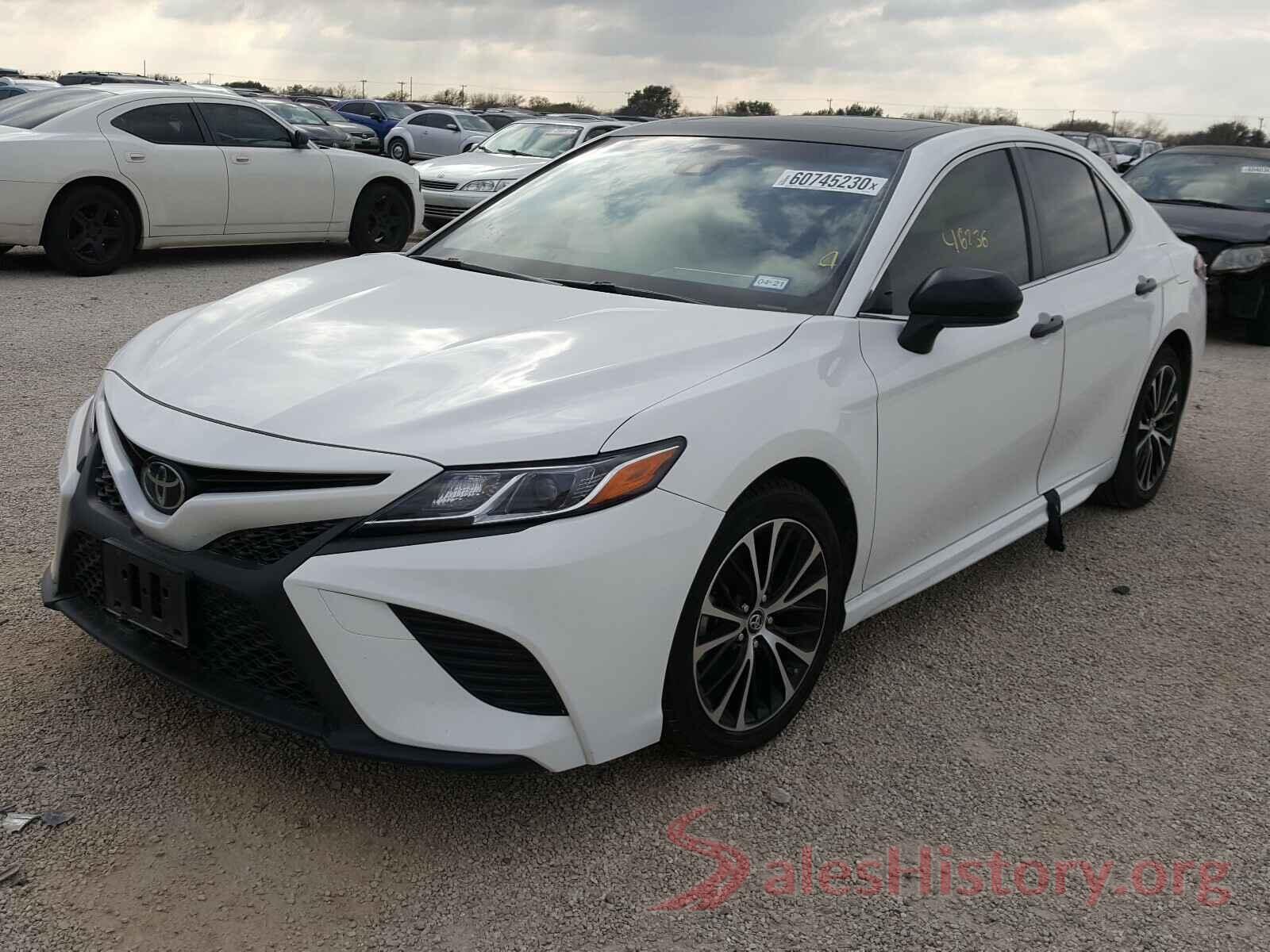 JTNB11HK2J3003432 2018 TOYOTA CAMRY