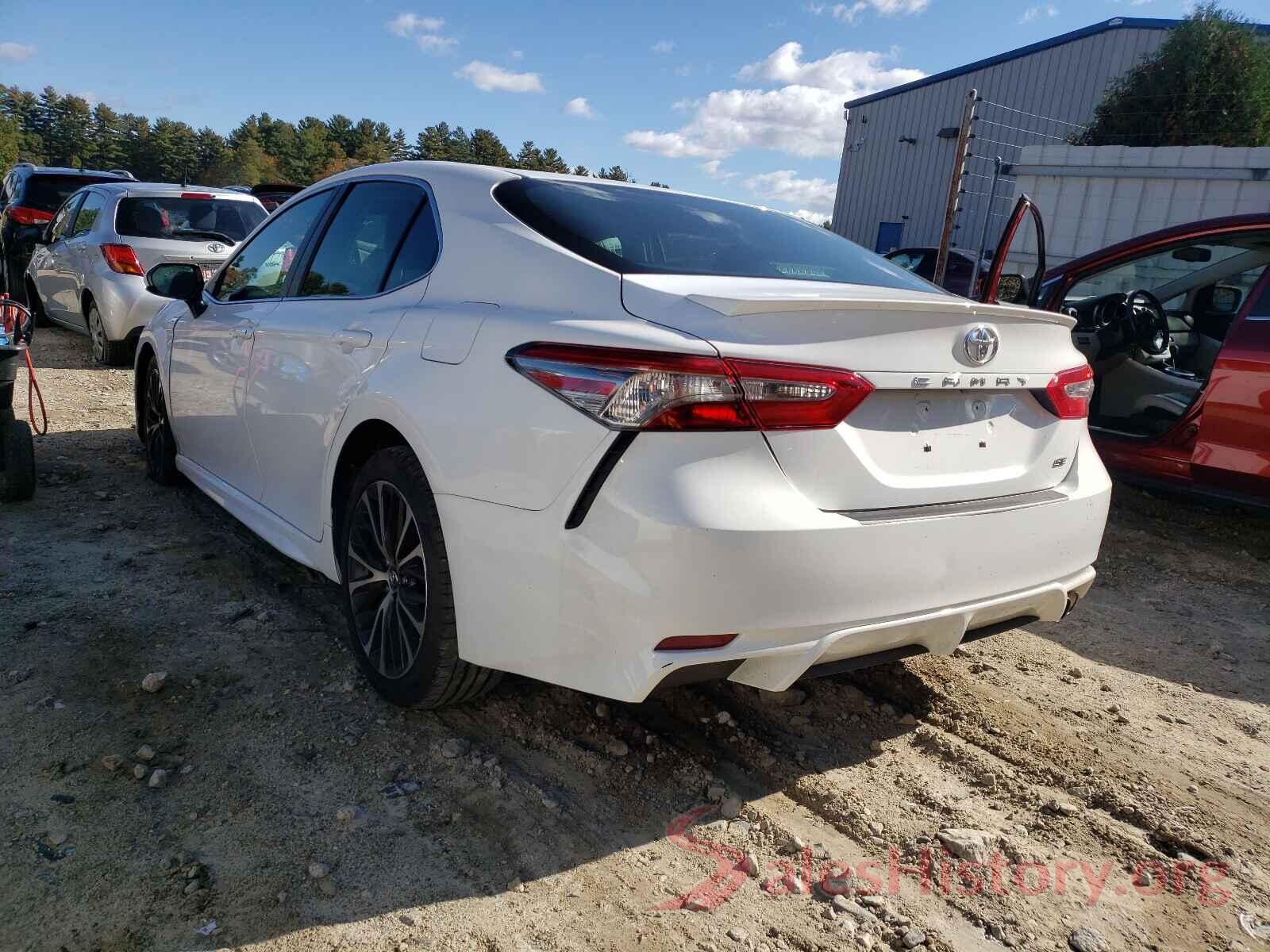 4T1B11HK9JU087064 2018 TOYOTA CAMRY