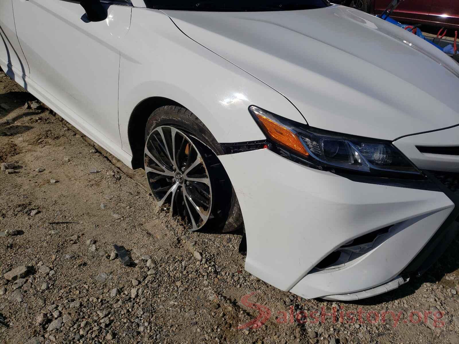 4T1B11HK9JU087064 2018 TOYOTA CAMRY