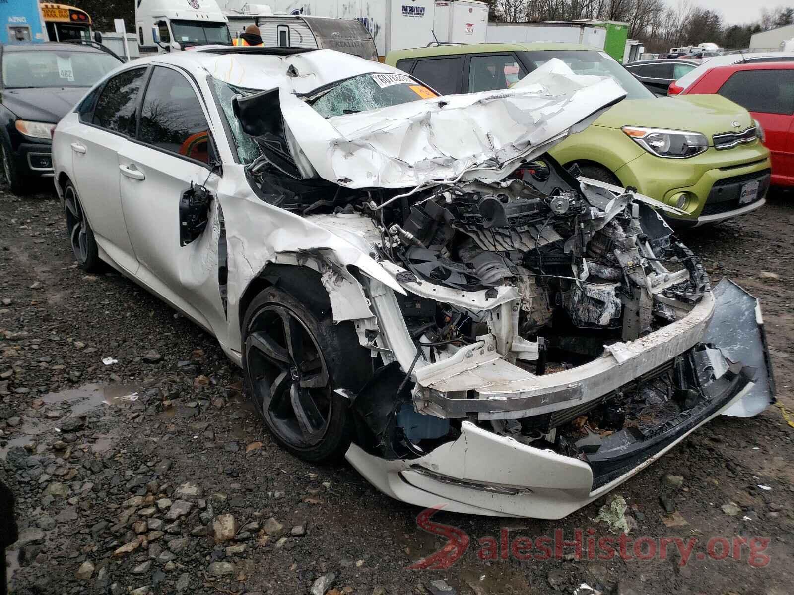 1HGCV2E36JA043106 2018 HONDA ACCORD