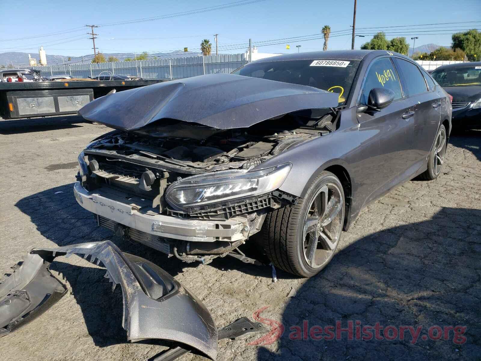 1HGCV1F35JA076882 2018 HONDA ACCORD