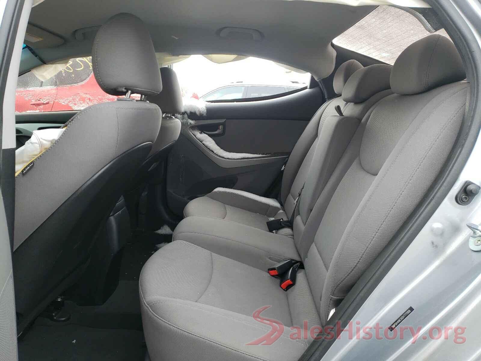 5NPDH4AE0GH777268 2016 HYUNDAI ELANTRA