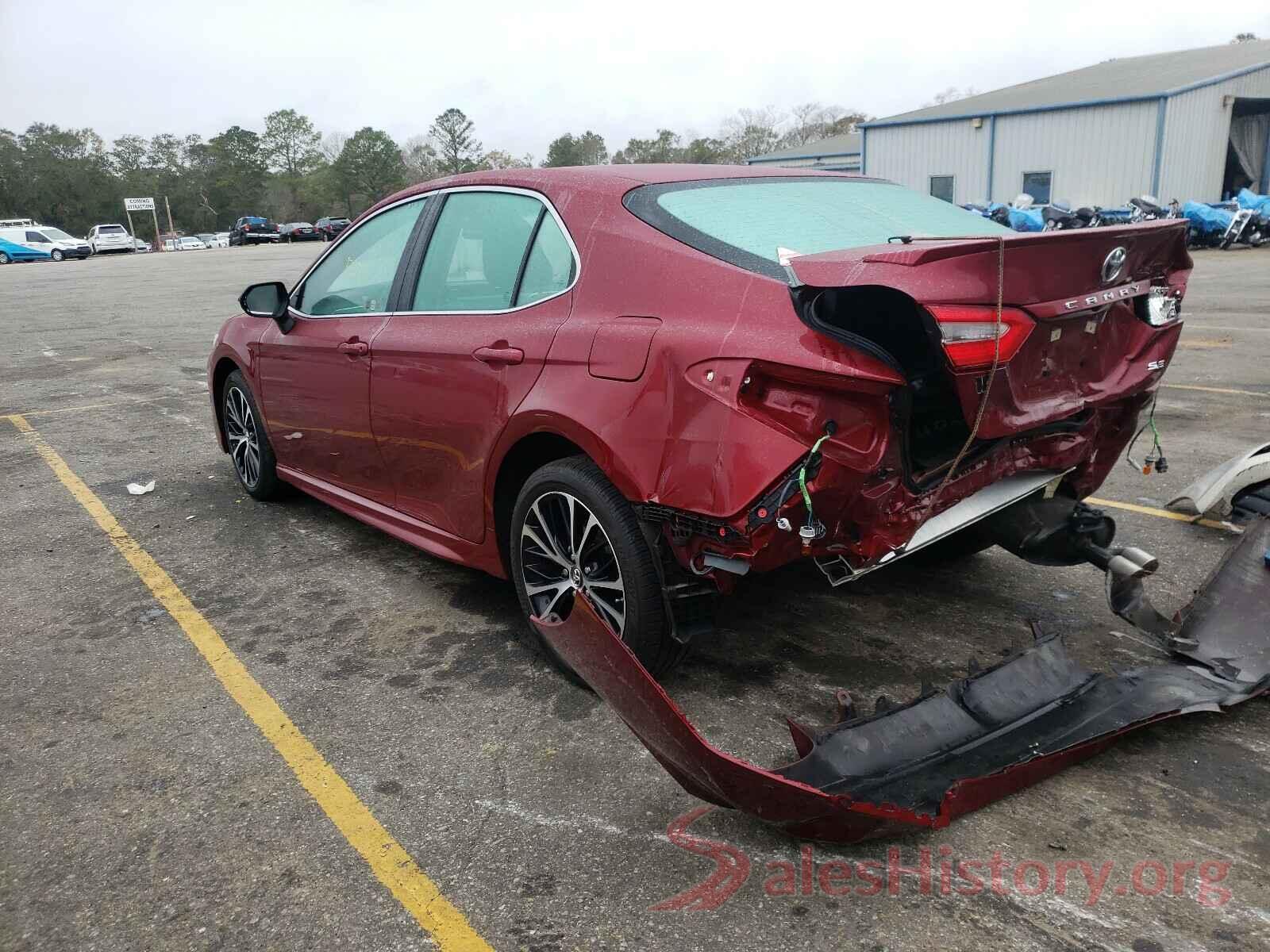 4T1B11HKXJU676656 2018 TOYOTA CAMRY