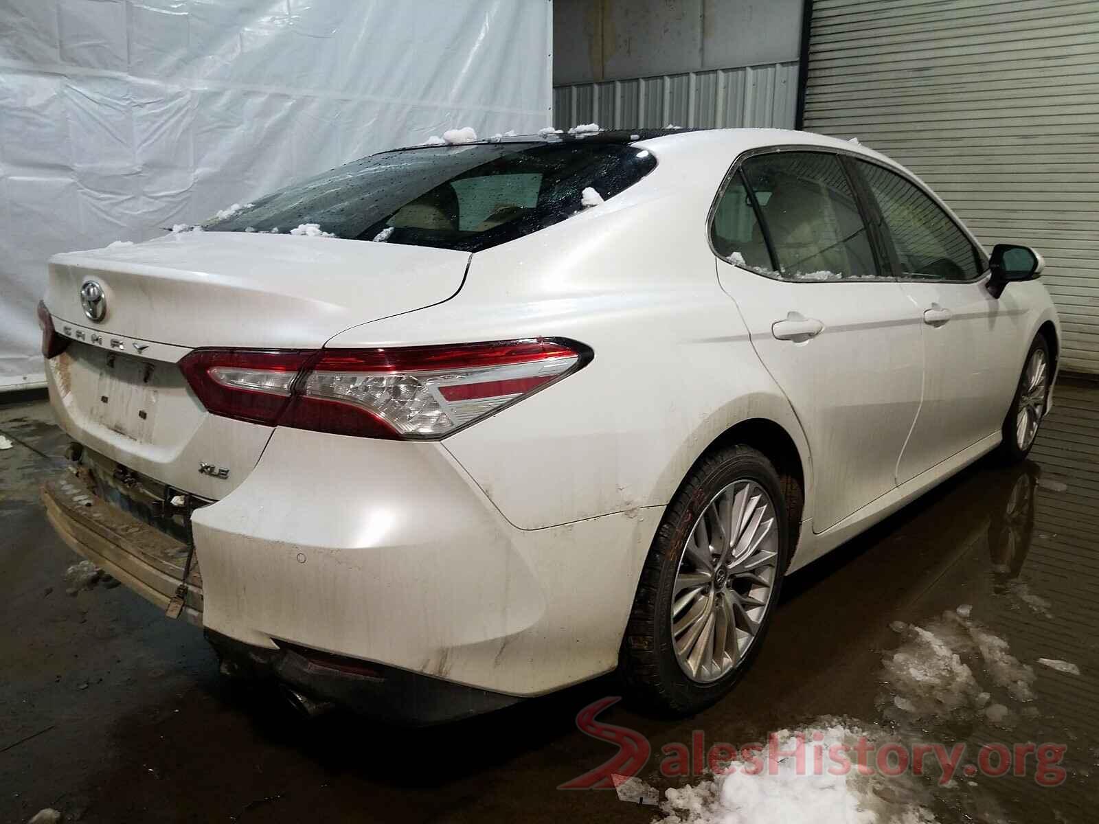 4T1B11HKXJU044353 2018 TOYOTA CAMRY