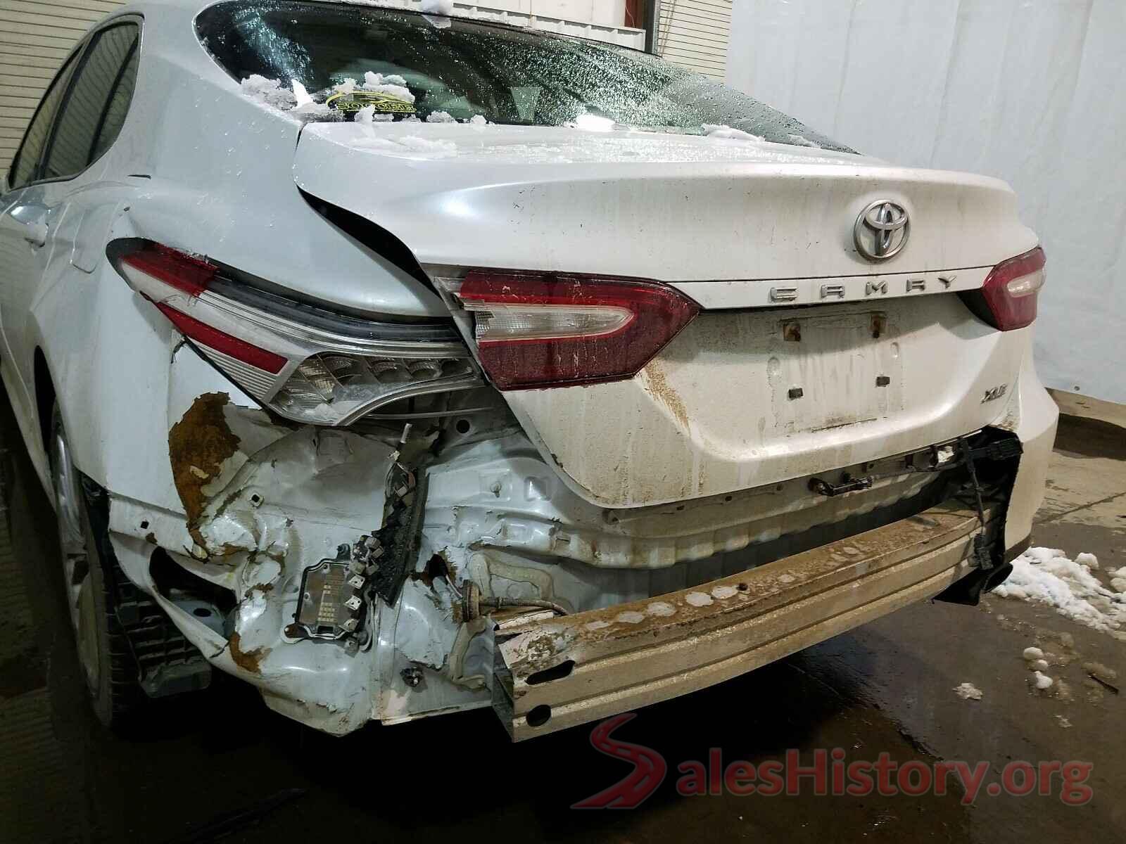 4T1B11HKXJU044353 2018 TOYOTA CAMRY