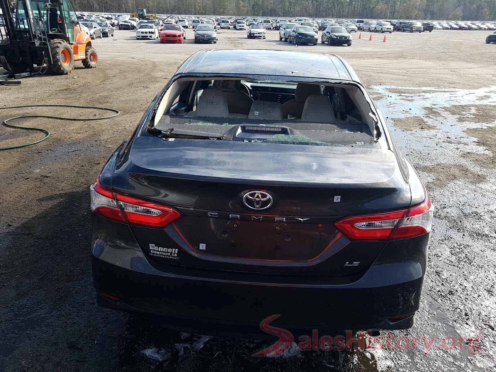 JTNB11HK8J3005363 2018 TOYOTA CAMRY