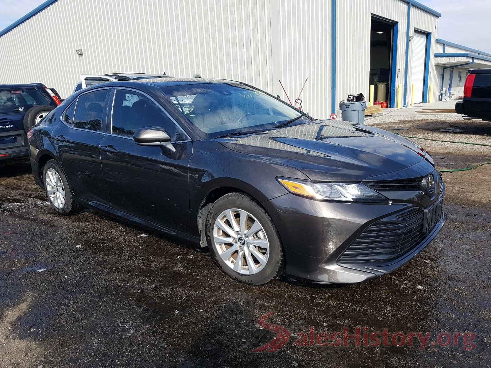 JTNB11HK8J3005363 2018 TOYOTA CAMRY