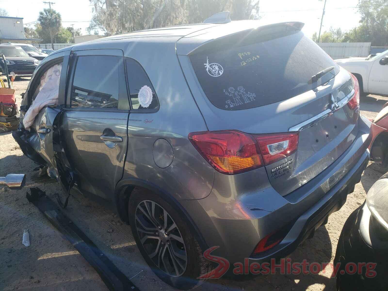 JA4AP3AU8JU025901 2018 MITSUBISHI OUTLANDER