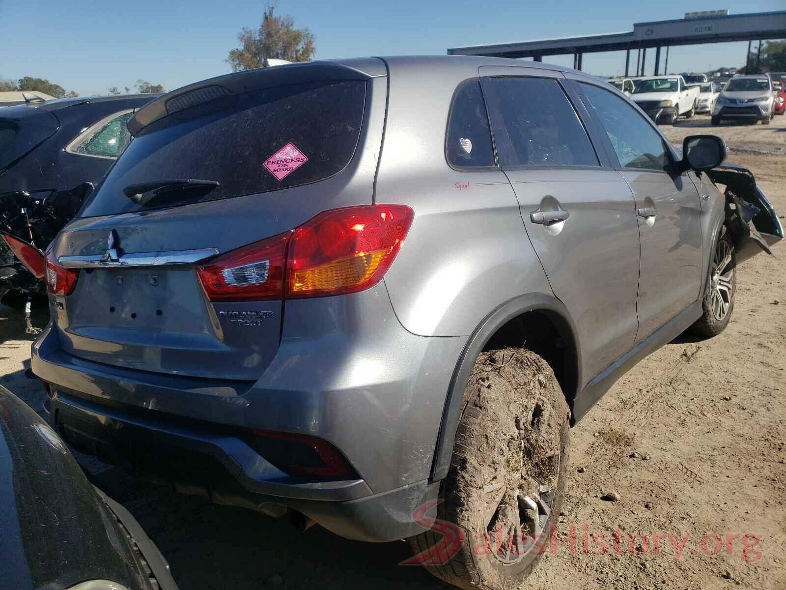 JA4AP3AU8JU025901 2018 MITSUBISHI OUTLANDER