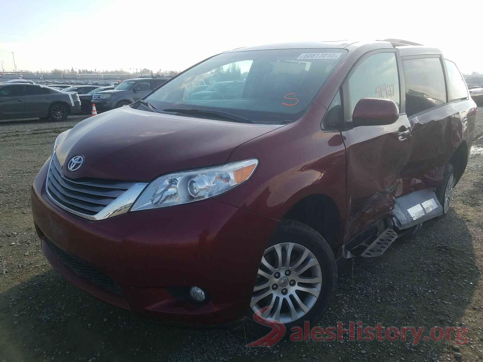 5TDYZ3DC2HS813573 2017 TOYOTA SIENNA