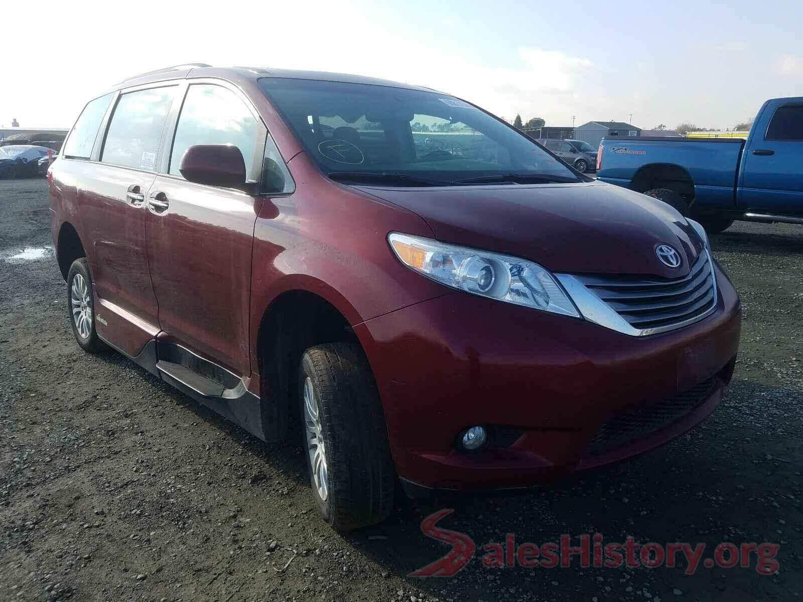 5TDYZ3DC2HS813573 2017 TOYOTA SIENNA