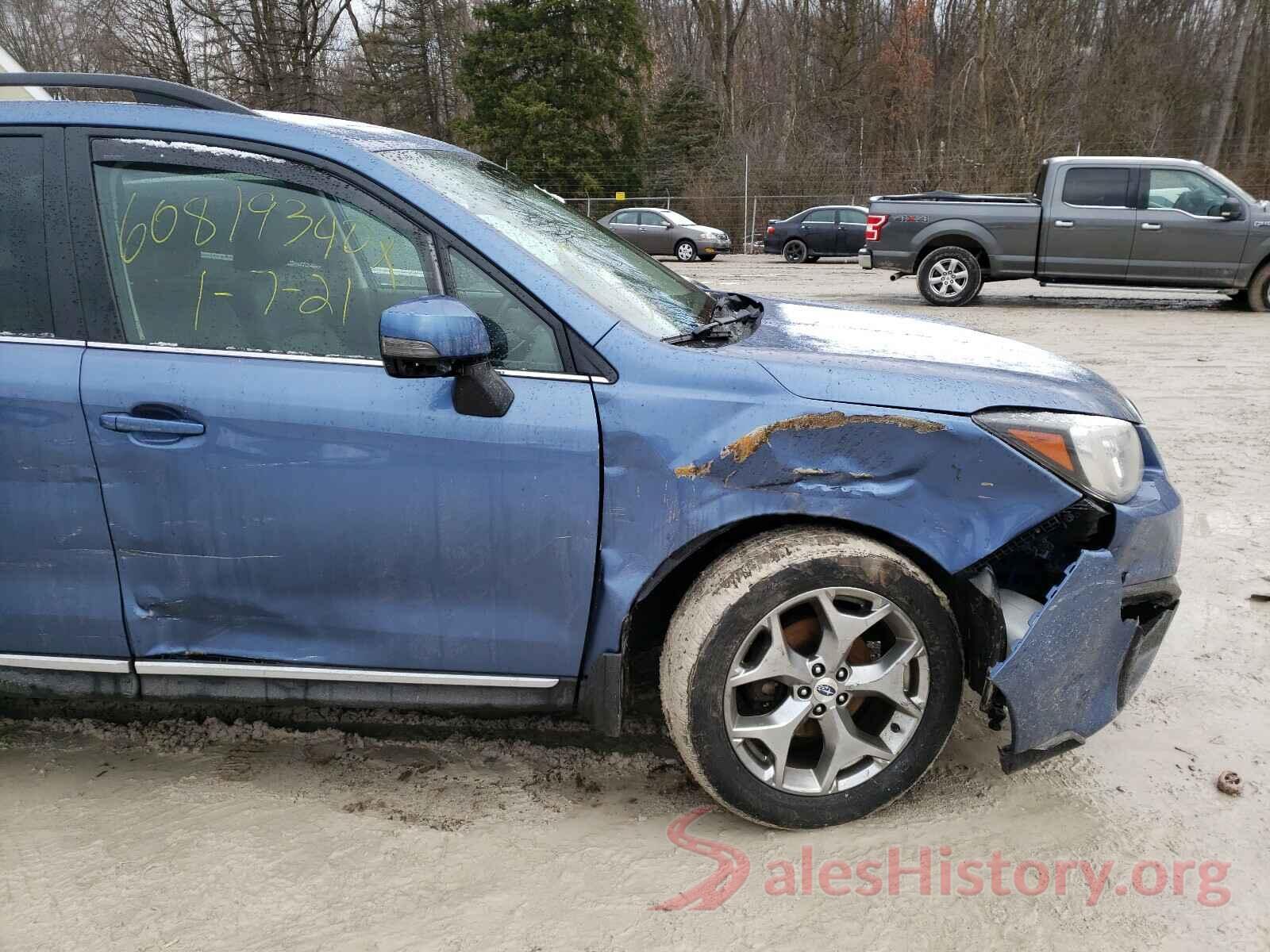 JF2SJAWC3JH612906 2018 SUBARU FORESTER