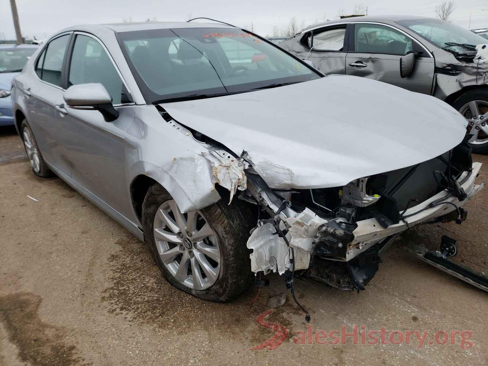 4T1B11HK8JU530661 2018 TOYOTA CAMRY