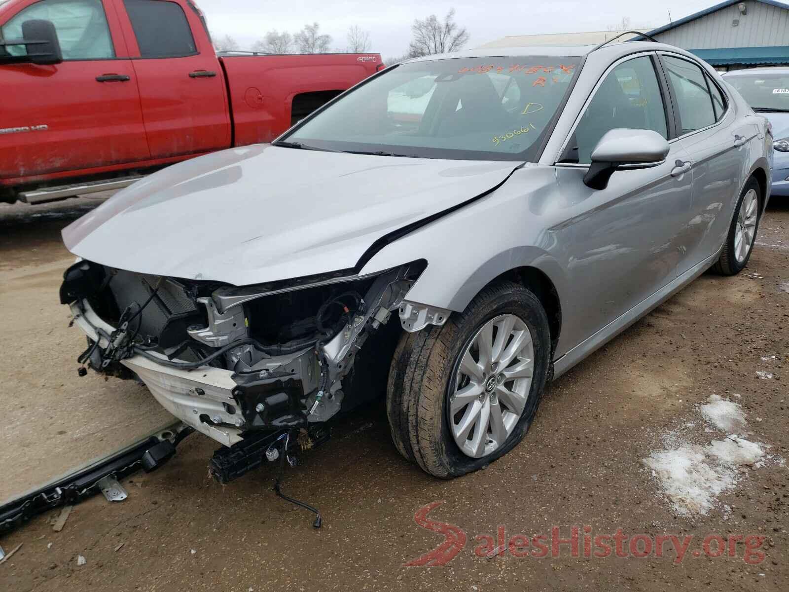 4T1B11HK8JU530661 2018 TOYOTA CAMRY