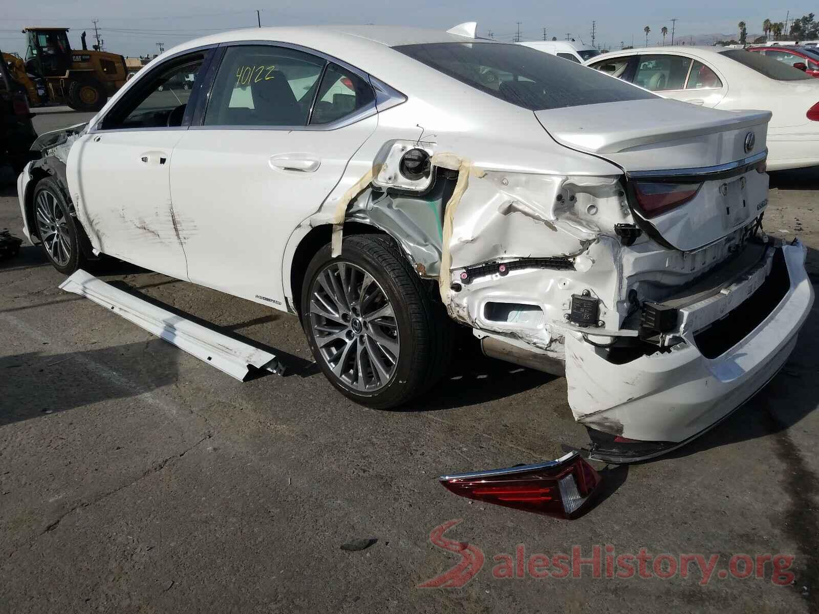 JTHB21B19K2027704 2019 LEXUS ES300