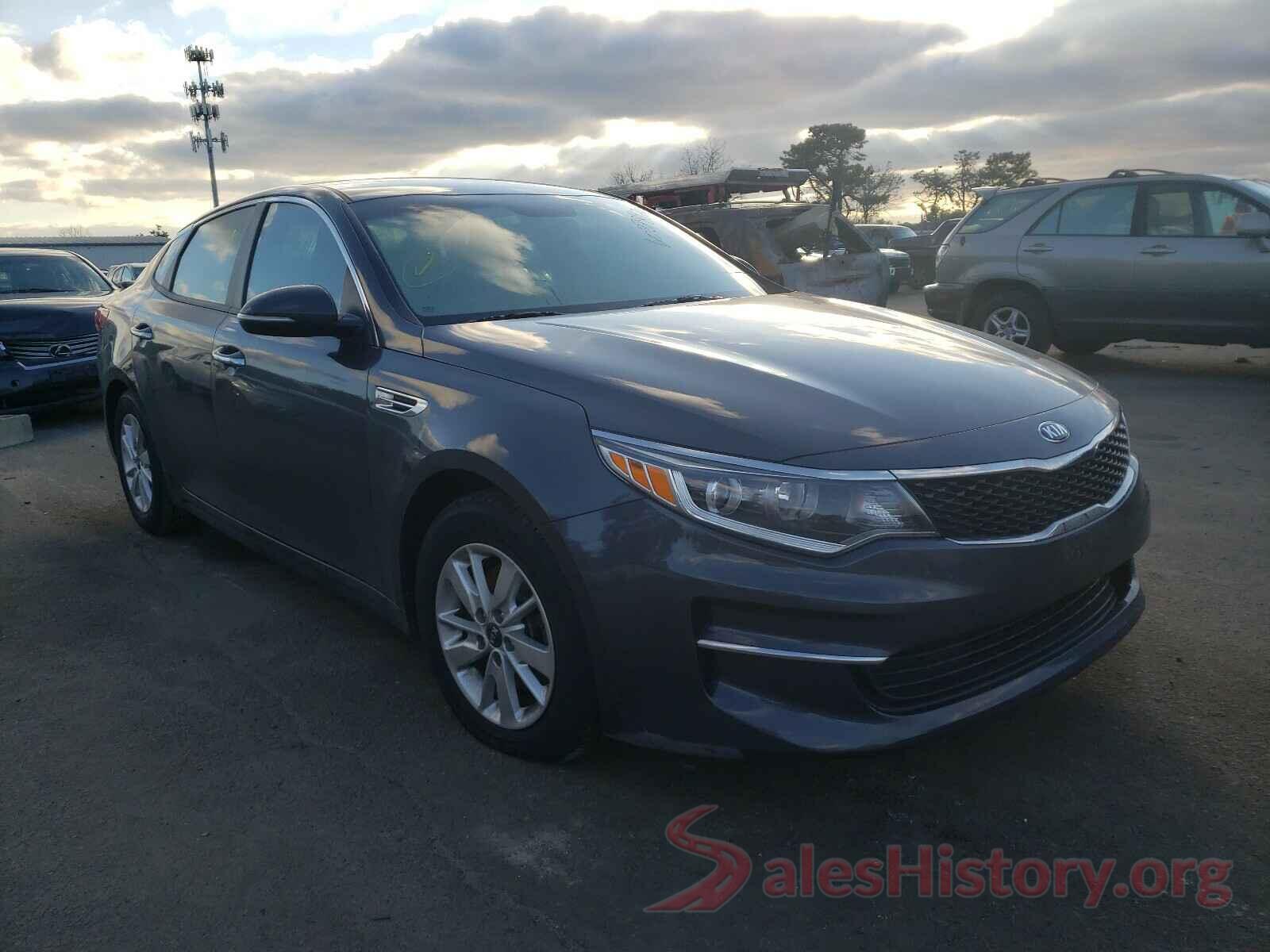 KNAGT4L36J5214060 2018 KIA OPTIMA