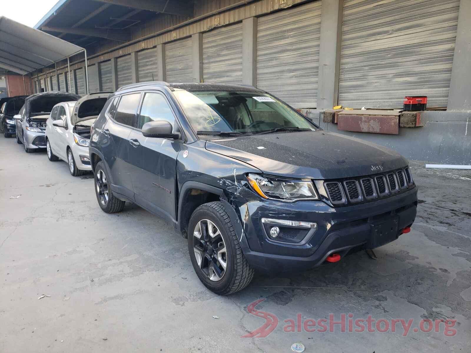 3C4NJDDB8JT147922 2018 JEEP COMPASS