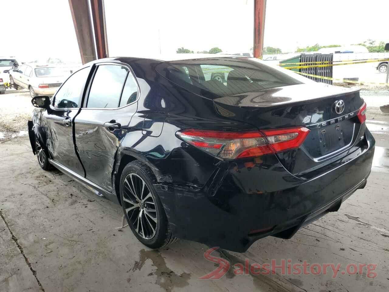 4T1B11HK2JU655929 2018 TOYOTA CAMRY