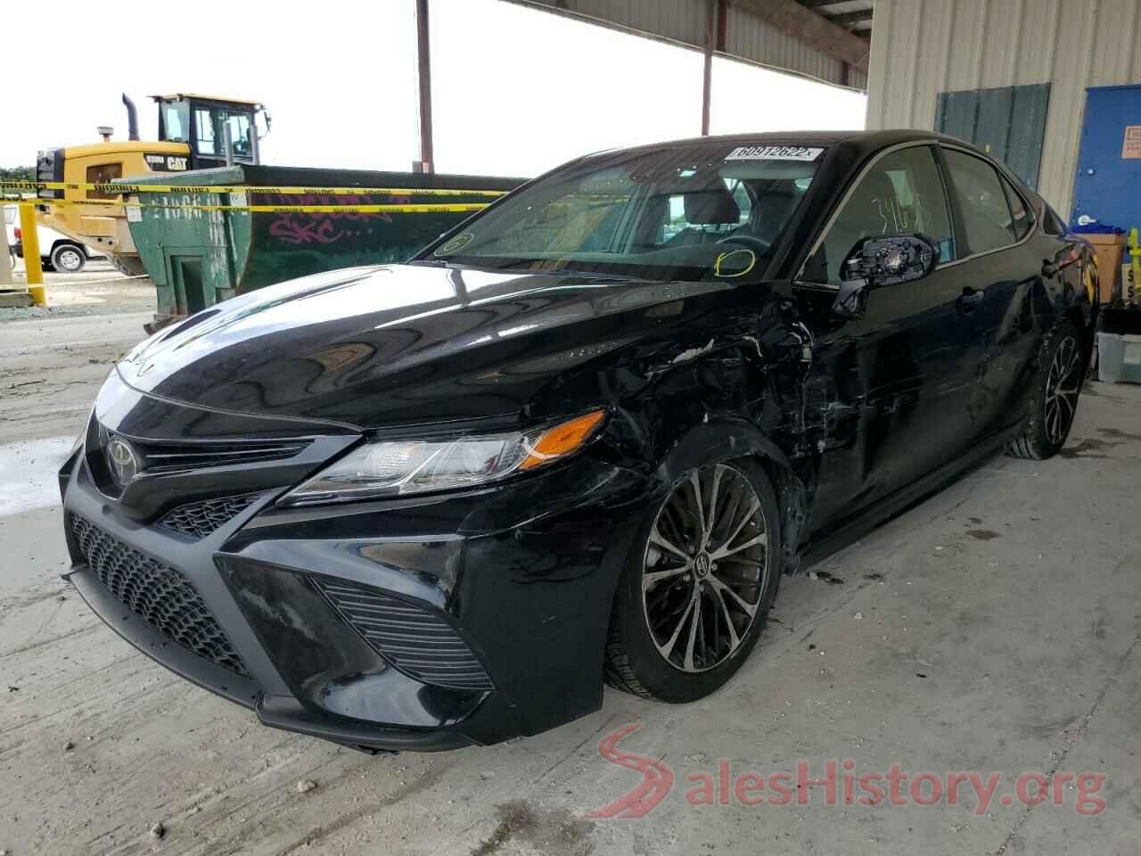 4T1B11HK2JU655929 2018 TOYOTA CAMRY