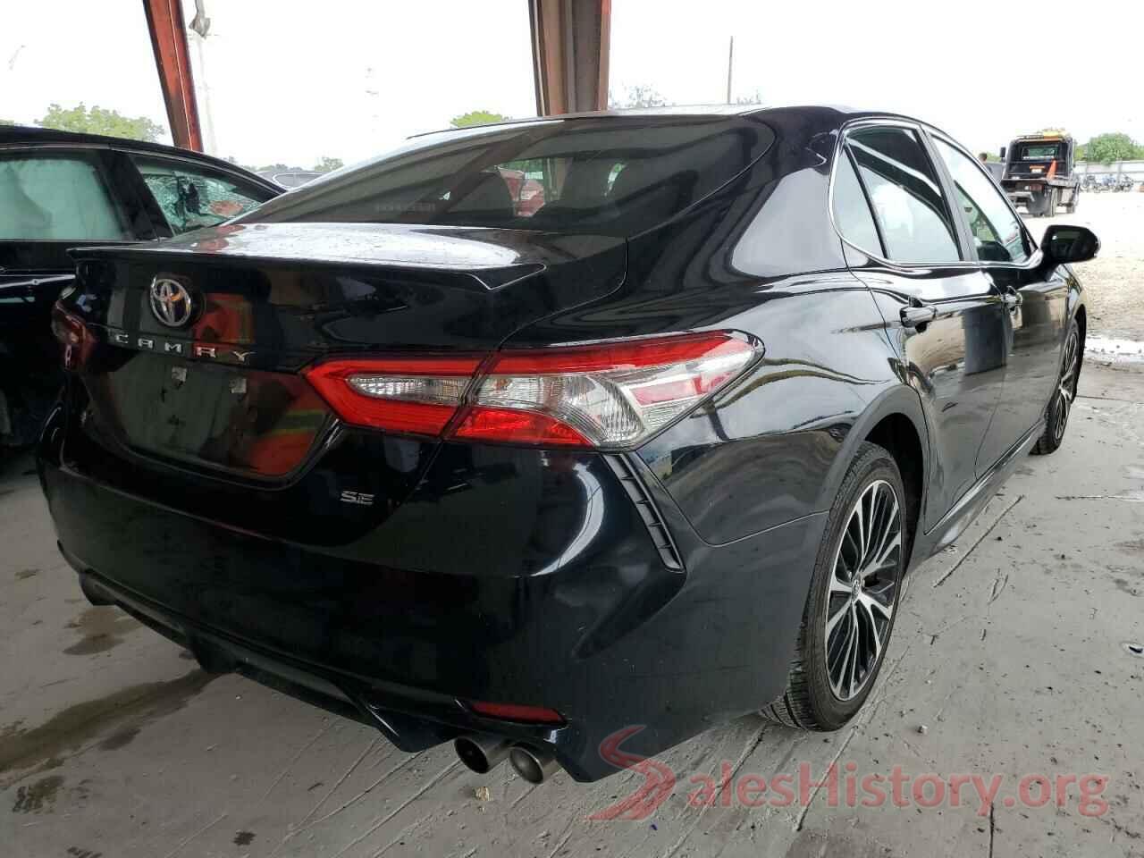 4T1B11HK2JU655929 2018 TOYOTA CAMRY