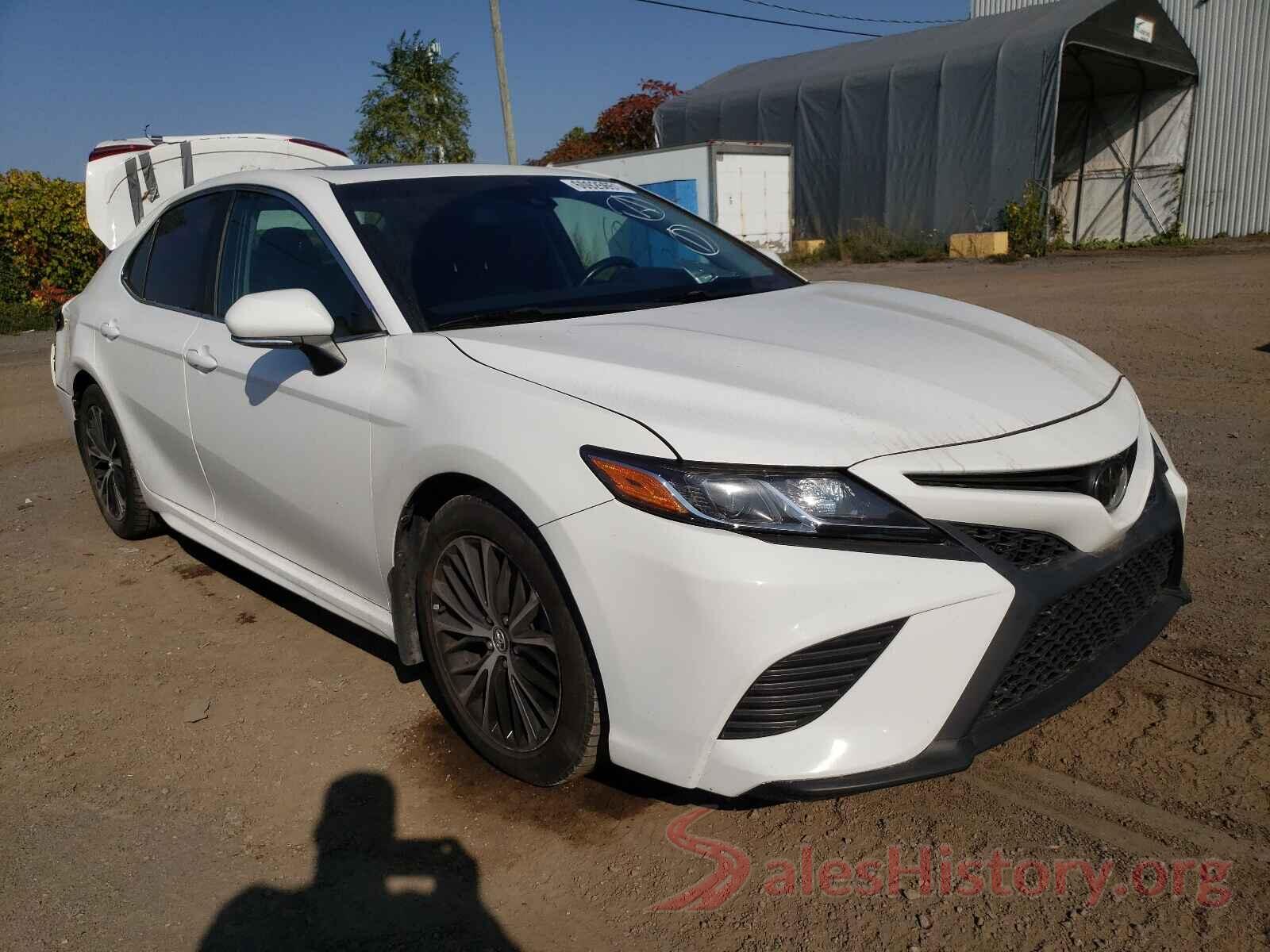 4T1B11HK7JU604233 2018 TOYOTA CAMRY