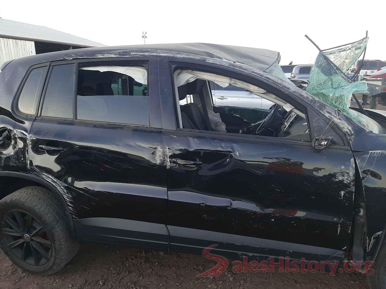 WVGAV7AX0HK054968 2017 VOLKSWAGEN TIGUAN