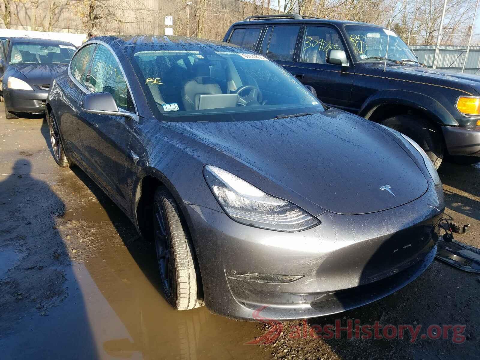 5YJ3E1EB5JF145777 2018 TESLA MODEL 3