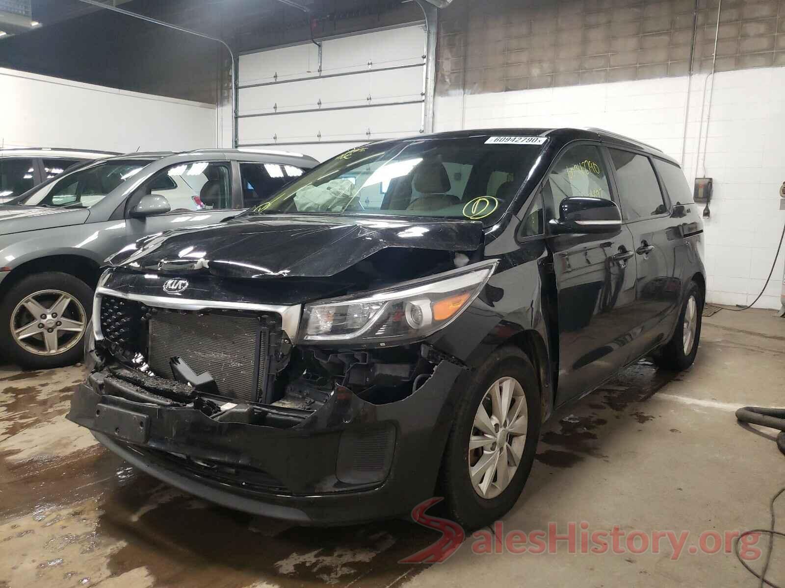 KNDMB5C19H6326725 2017 KIA SEDONA