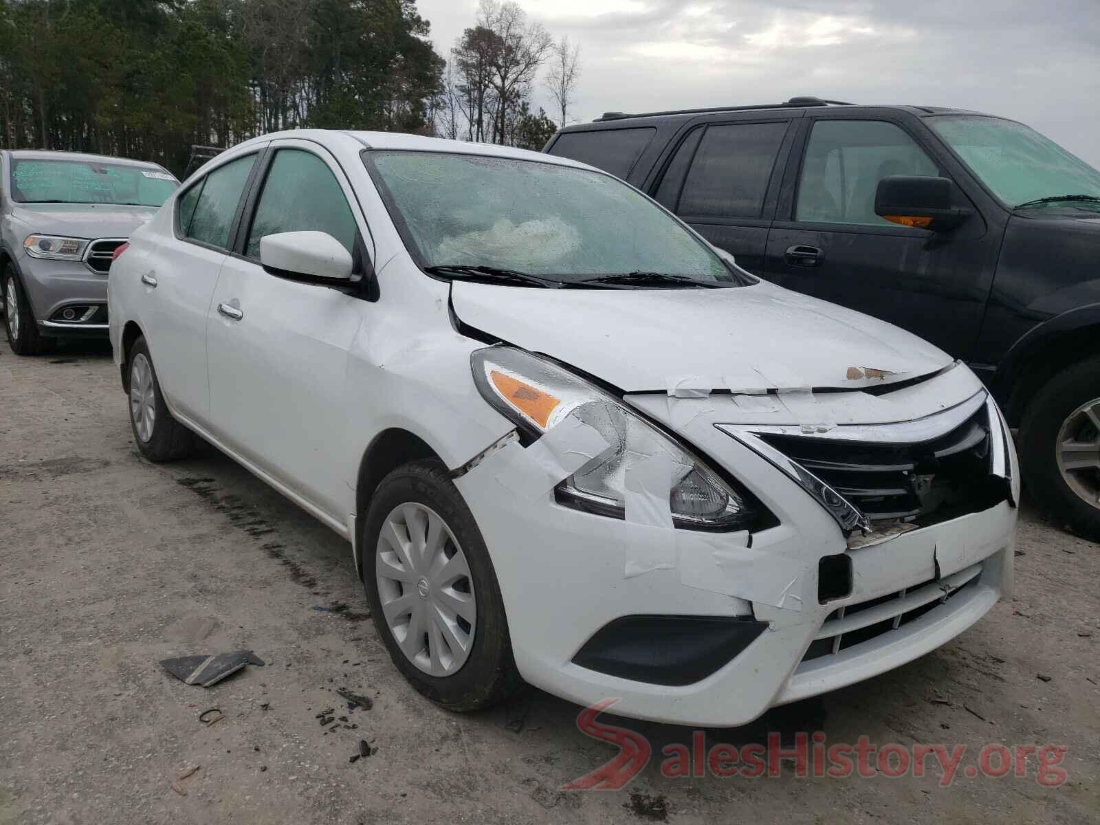 3N1CN7AP5JL820973 2018 NISSAN VERSA