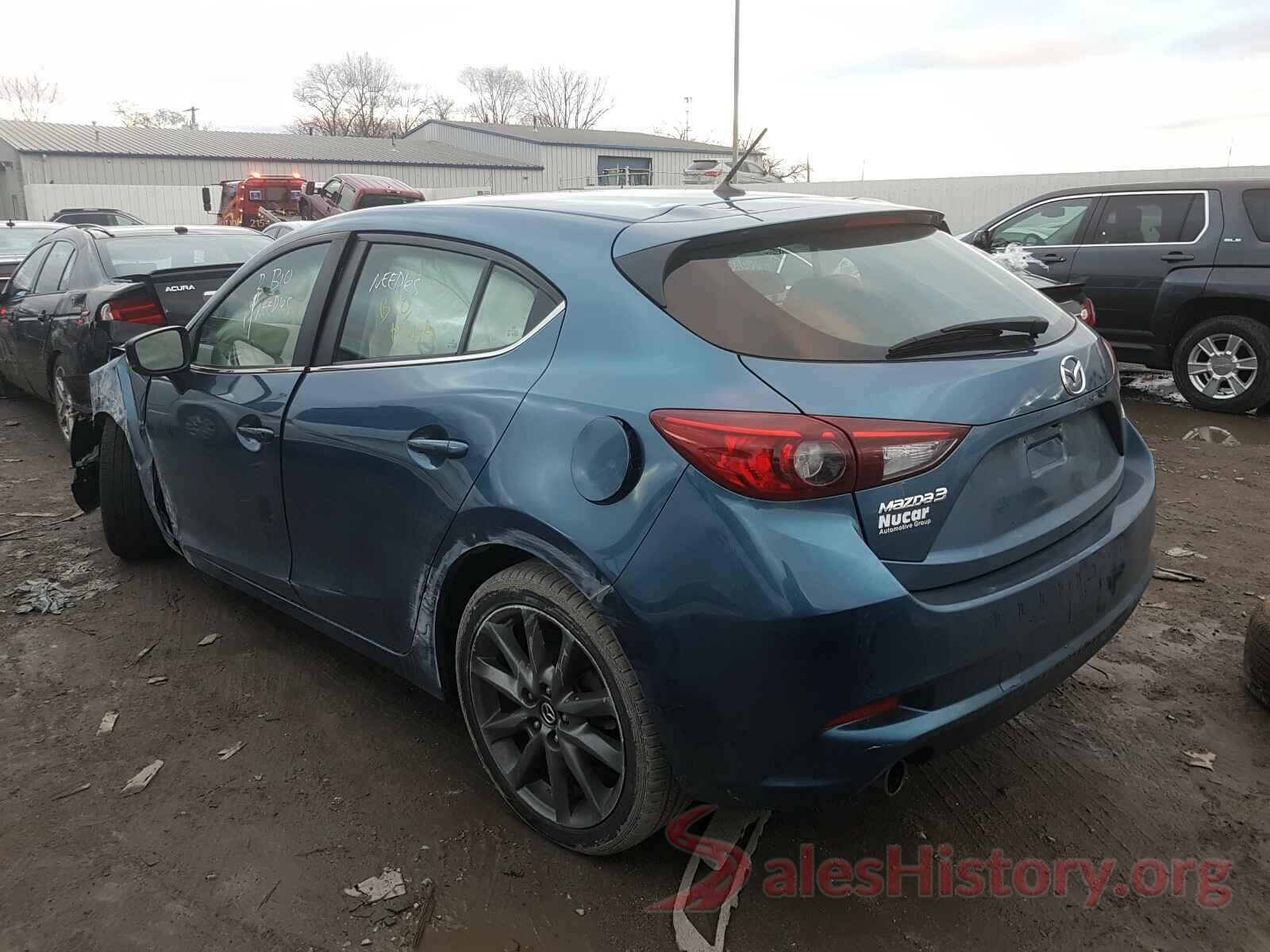 3MZBN1L30JM260917 2018 MAZDA 3