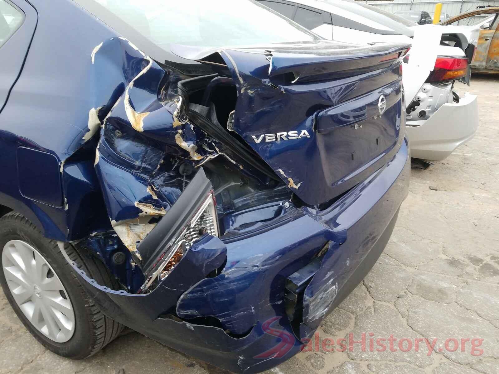 3N1CN7APXJL818393 2018 NISSAN VERSA