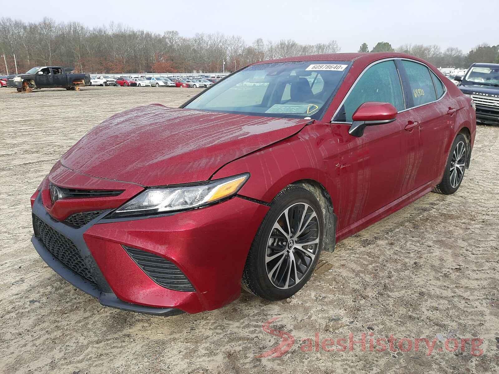 4T1B11HK0JU600878 2018 TOYOTA CAMRY