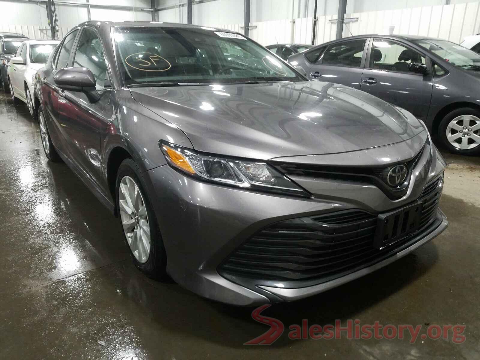 4T1B11HK9JU587015 2018 TOYOTA CAMRY