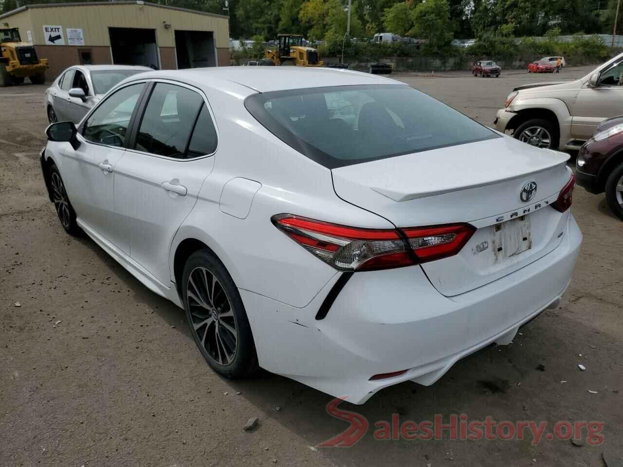 4T1B11HK2JU532194 2018 TOYOTA CAMRY