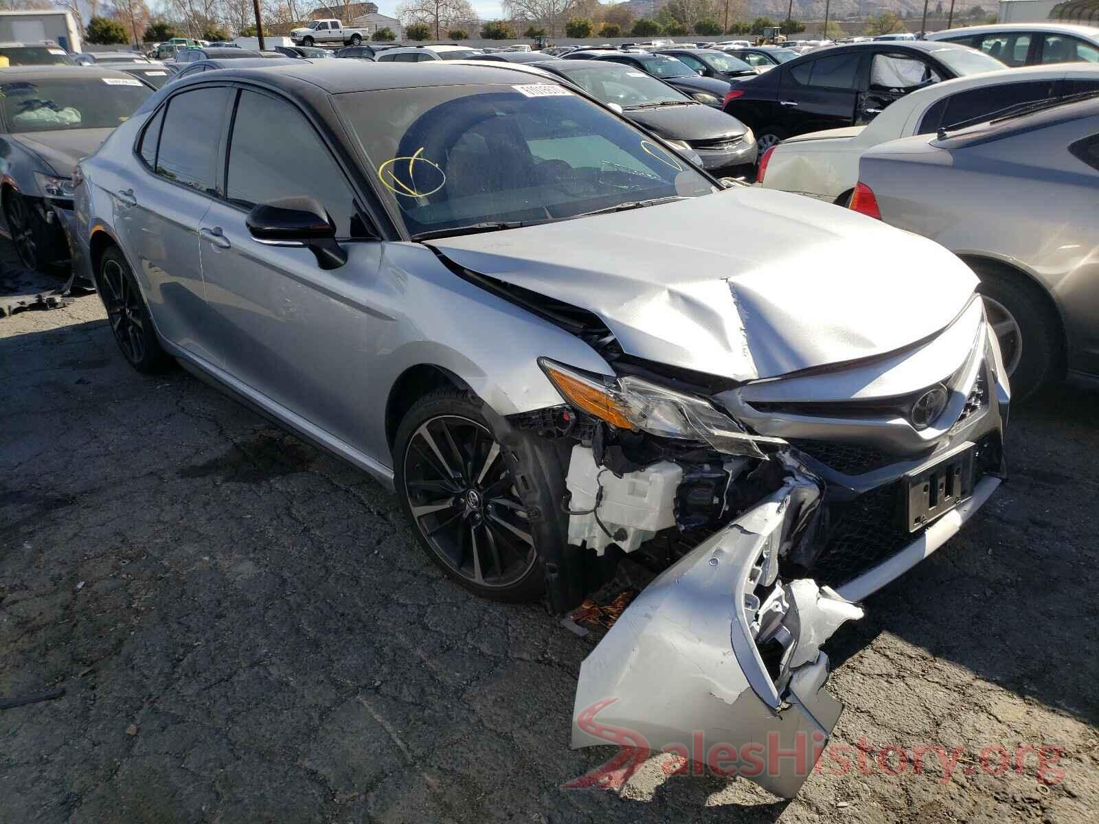 4T1B61HK6JU130700 2018 TOYOTA CAMRY