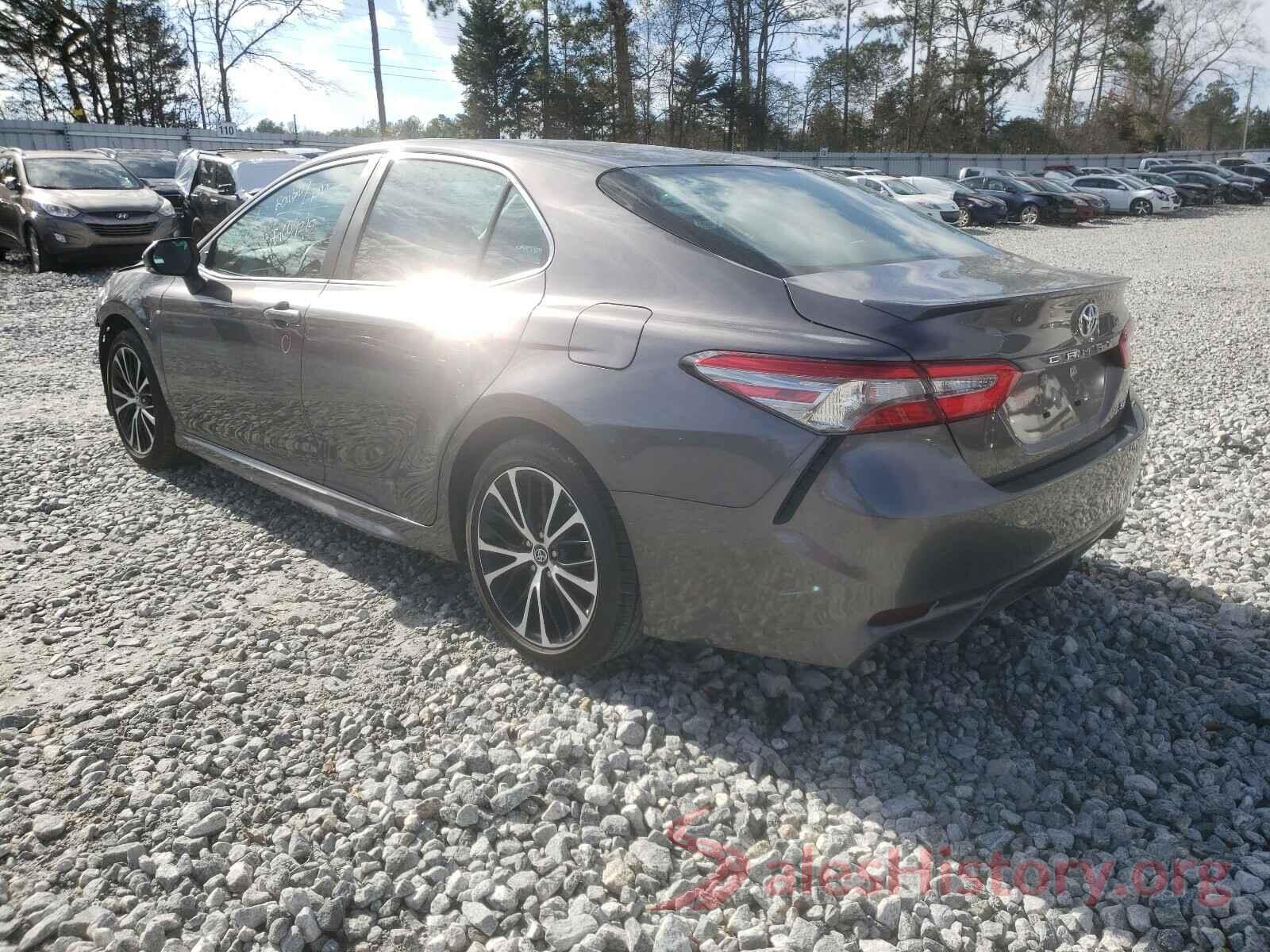 4T1B11HK2JU647846 2018 TOYOTA CAMRY