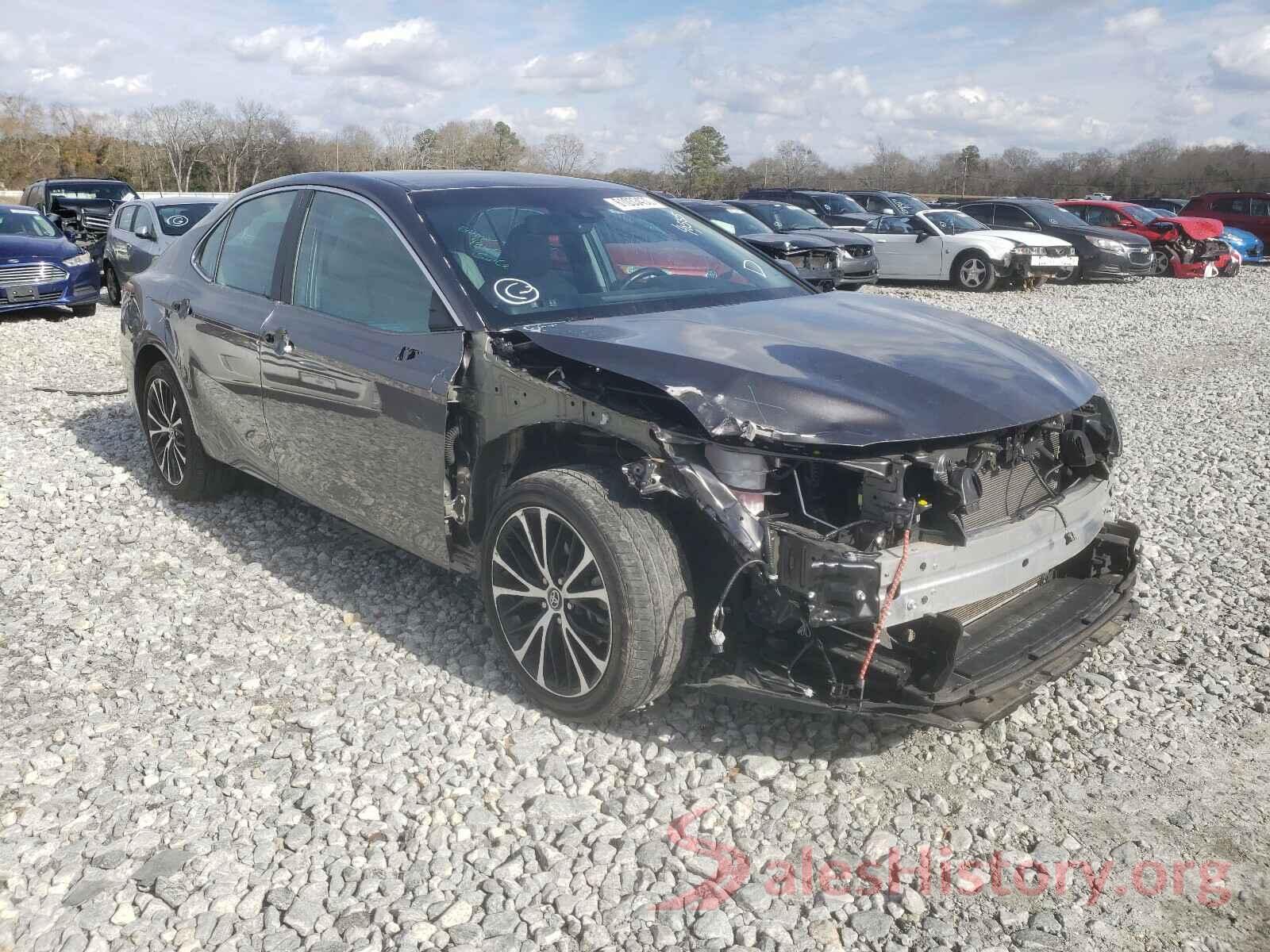 4T1B11HK2JU647846 2018 TOYOTA CAMRY