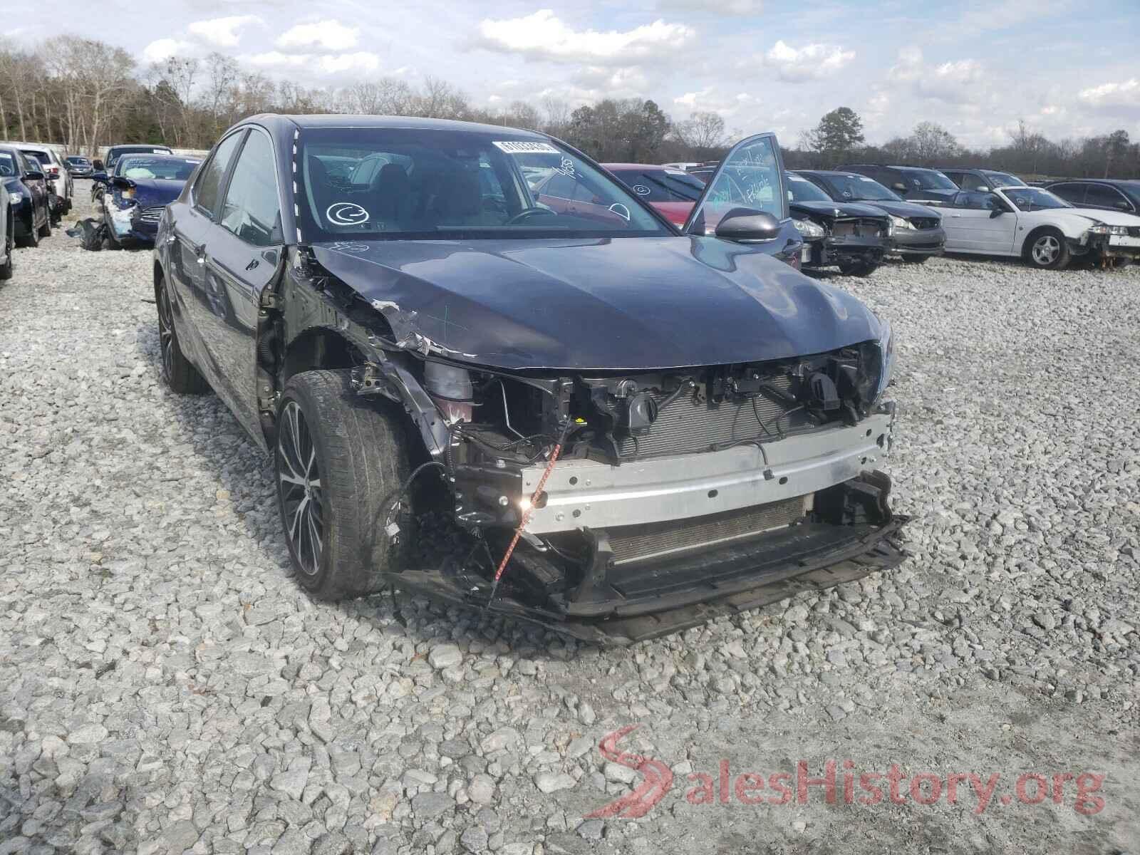 4T1B11HK2JU647846 2018 TOYOTA CAMRY