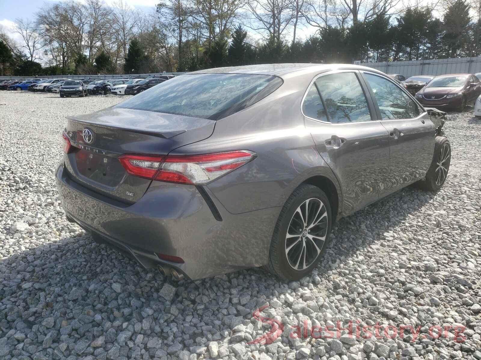 4T1B11HK2JU647846 2018 TOYOTA CAMRY