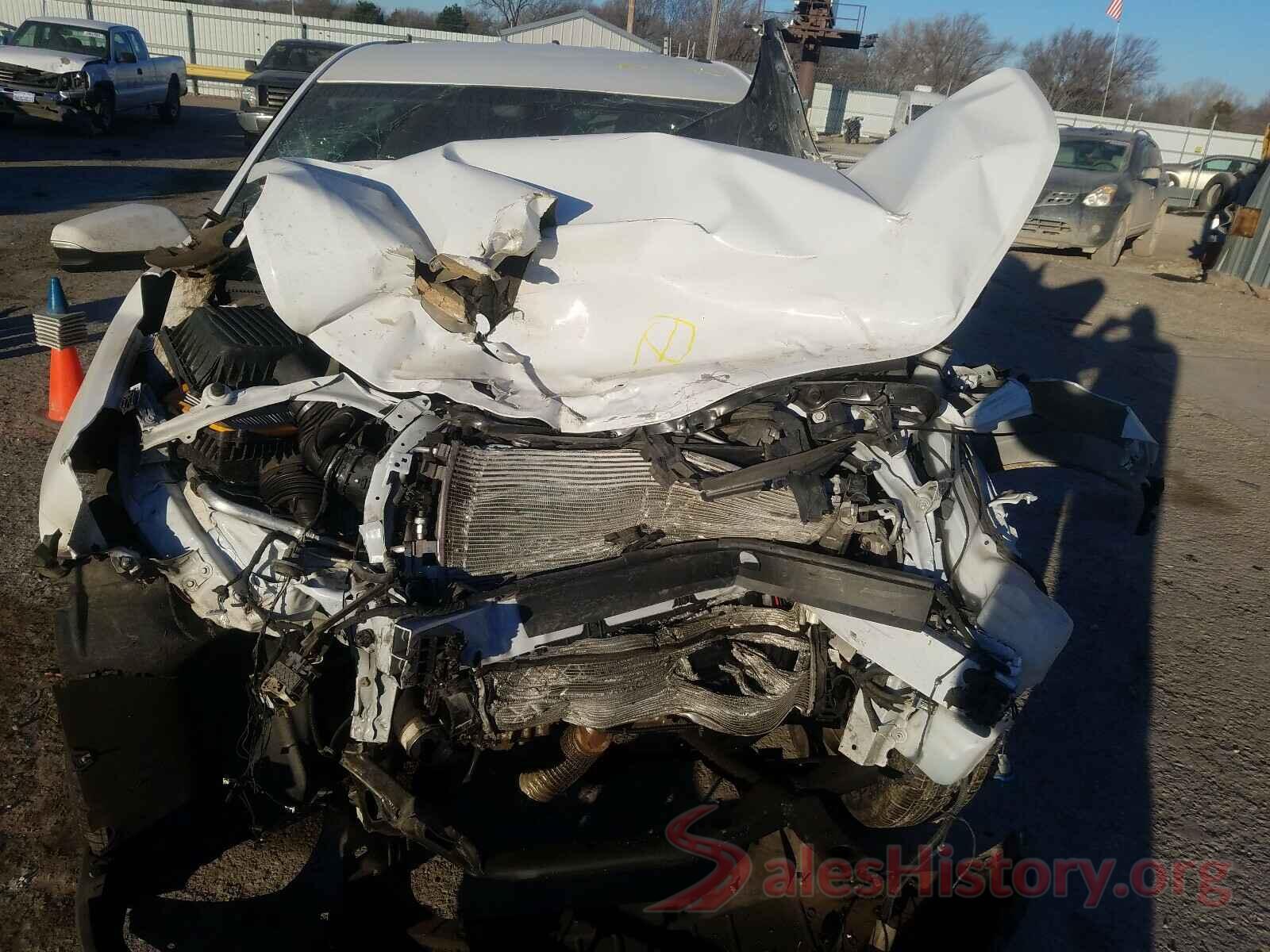 2GNAXUEV3K6283880 2019 CHEVROLET EQUINOX