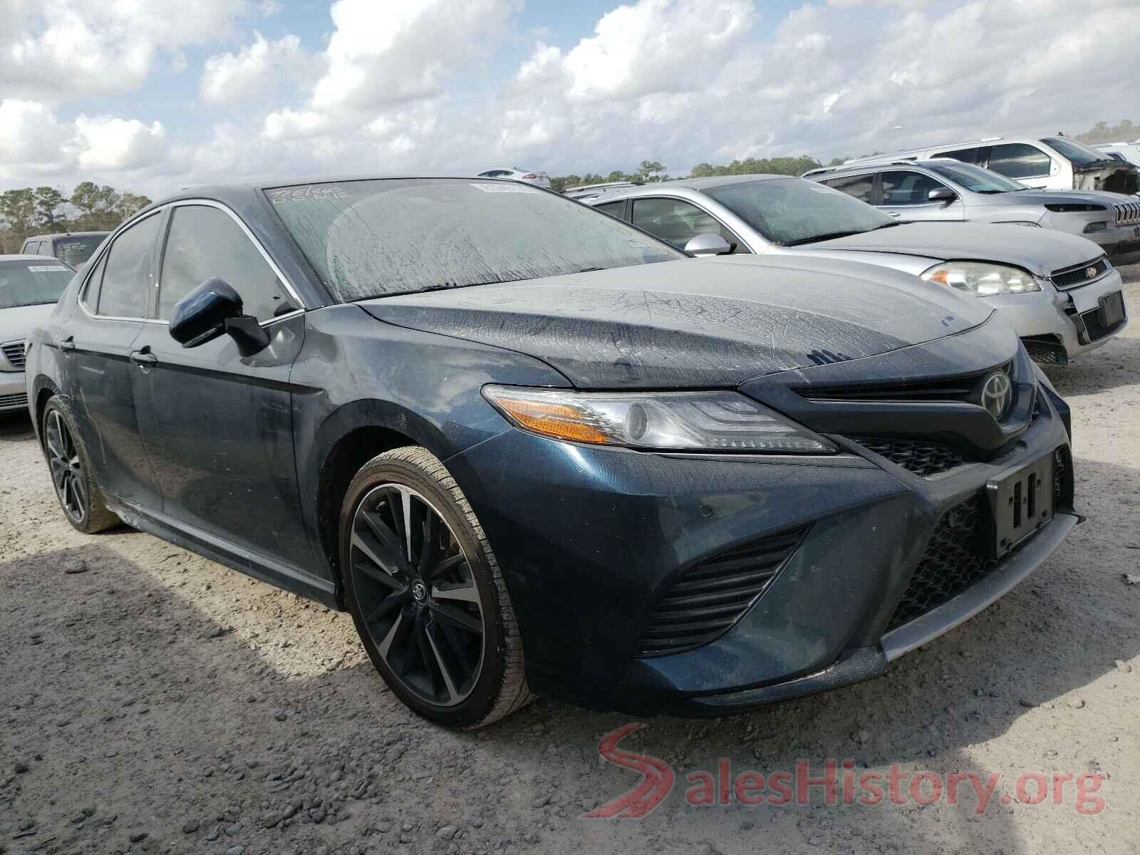 4T1B61HK0JU561873 2018 TOYOTA CAMRY