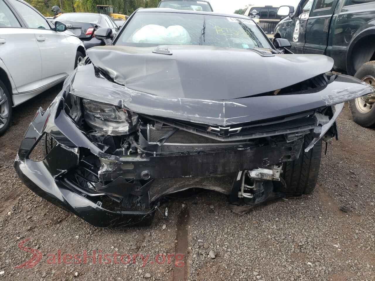 2018 CHEVROLET CAMARO VIN 1G1FB1RS7J0121813, interior center console
